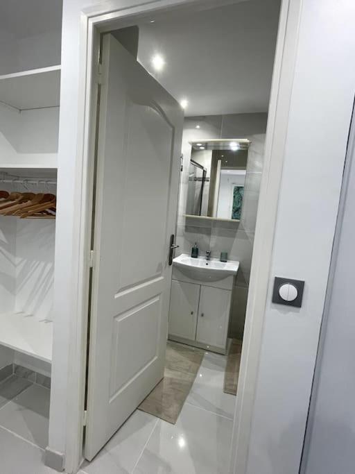 Appartement Cosy Et Moderne Proche De Disneyland بوسي سان جورْج المظهر الخارجي الصورة