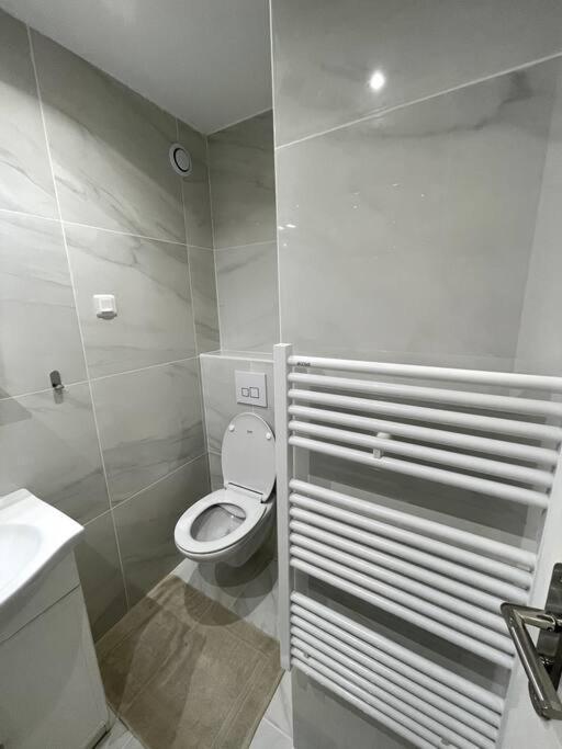Appartement Cosy Et Moderne Proche De Disneyland بوسي سان جورْج الغرفة الصورة